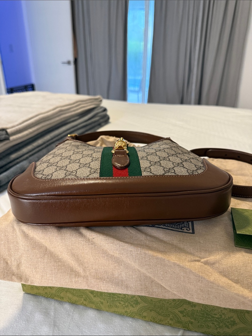 Gucci Brown GG Supreme Shoulder Bag with Green-Red Web - Picture 4 of 16